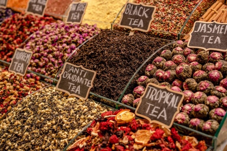 A Loose Leaf Guide to Not Wasting Tea - Teas & Infusions