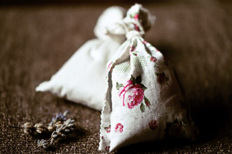 Lavender Sachets for Drawers and Closets - Making It Myself